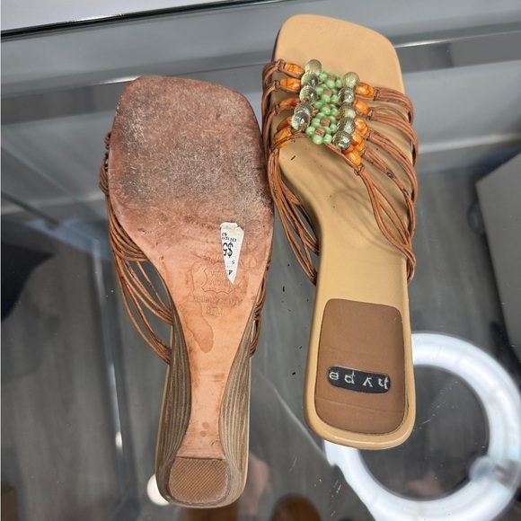 Hype Cream Tan Beaded Wedge Open Toe Women’s Sandal (8.5) - Picture 6 of 7